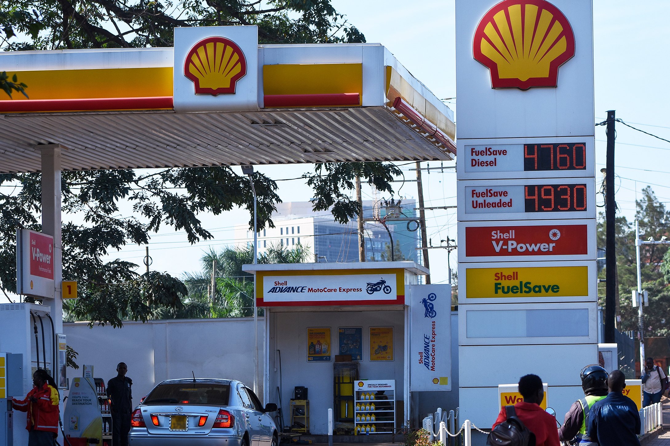 Read more about the article Budgeting for a Safari: Fuel, Vehicle, and Driver Costs Explained