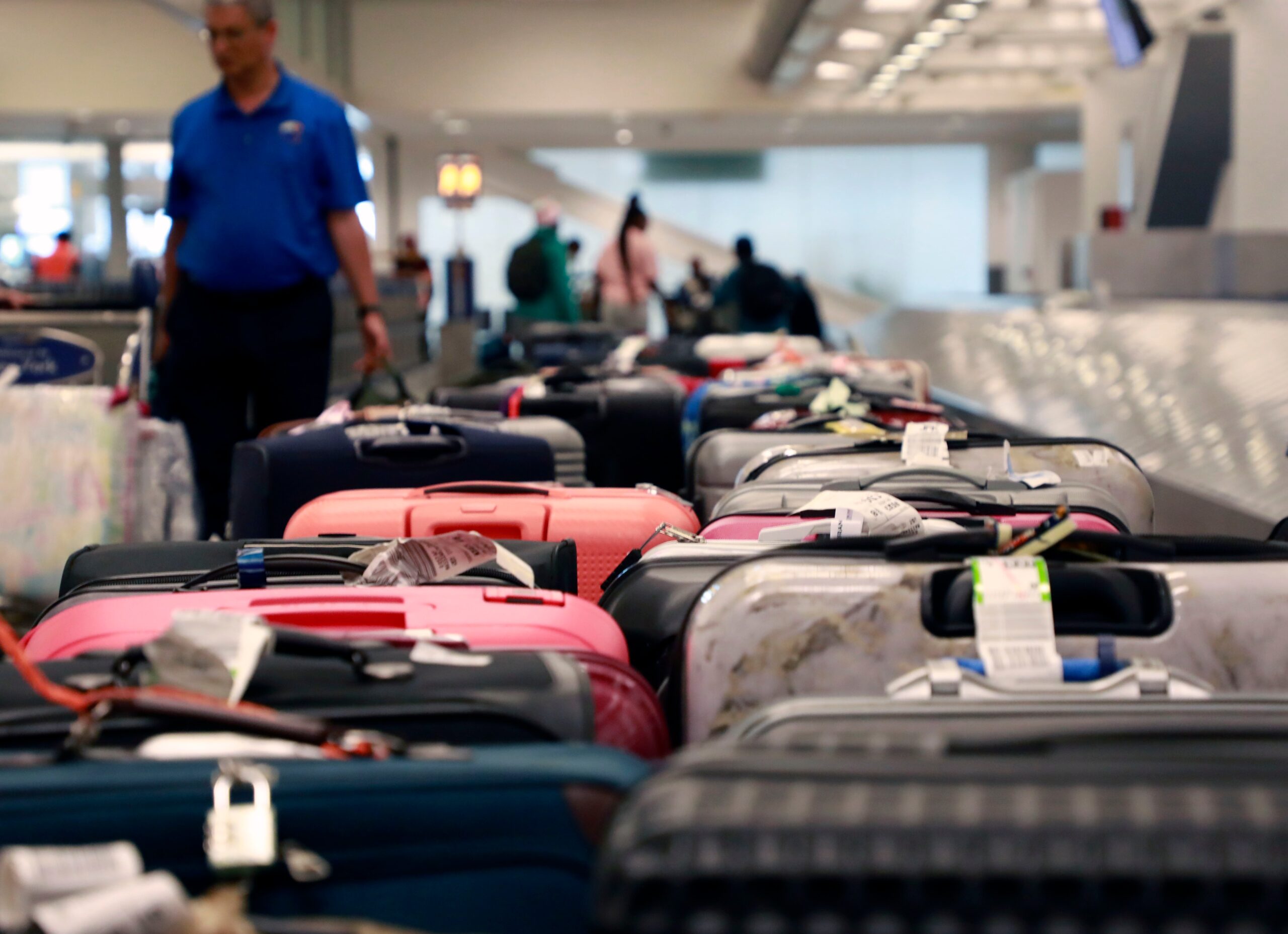 You are currently viewing Lost Luggage or Delayed Bags: Safari Survival Tips