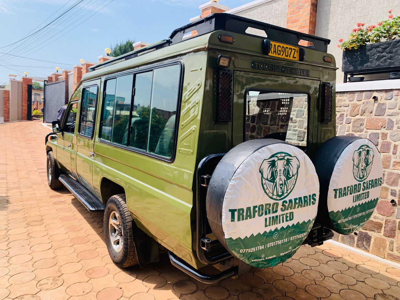 Read more about the article East Africa Safari 2026: What Travellers Need to Know Before Booking